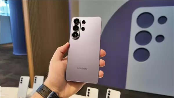 三星Galaxy S26 Ultra图赏：7.9mm万元机皇 比iPhone 17 Pro Max更轻薄