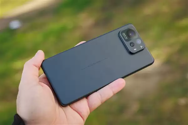 2026年全球智能手机市场天塌了!存储芯片短缺成头号杀手