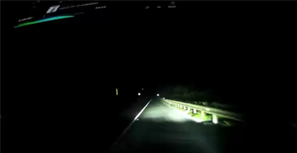 多品牌车主尝试语音关闭大灯:特斯拉、小米需停车后才可操作