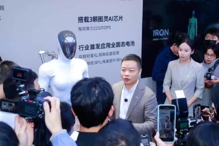 小鹏人形机器人量产基地落户广州，IRON机器人2026年底规模化量产