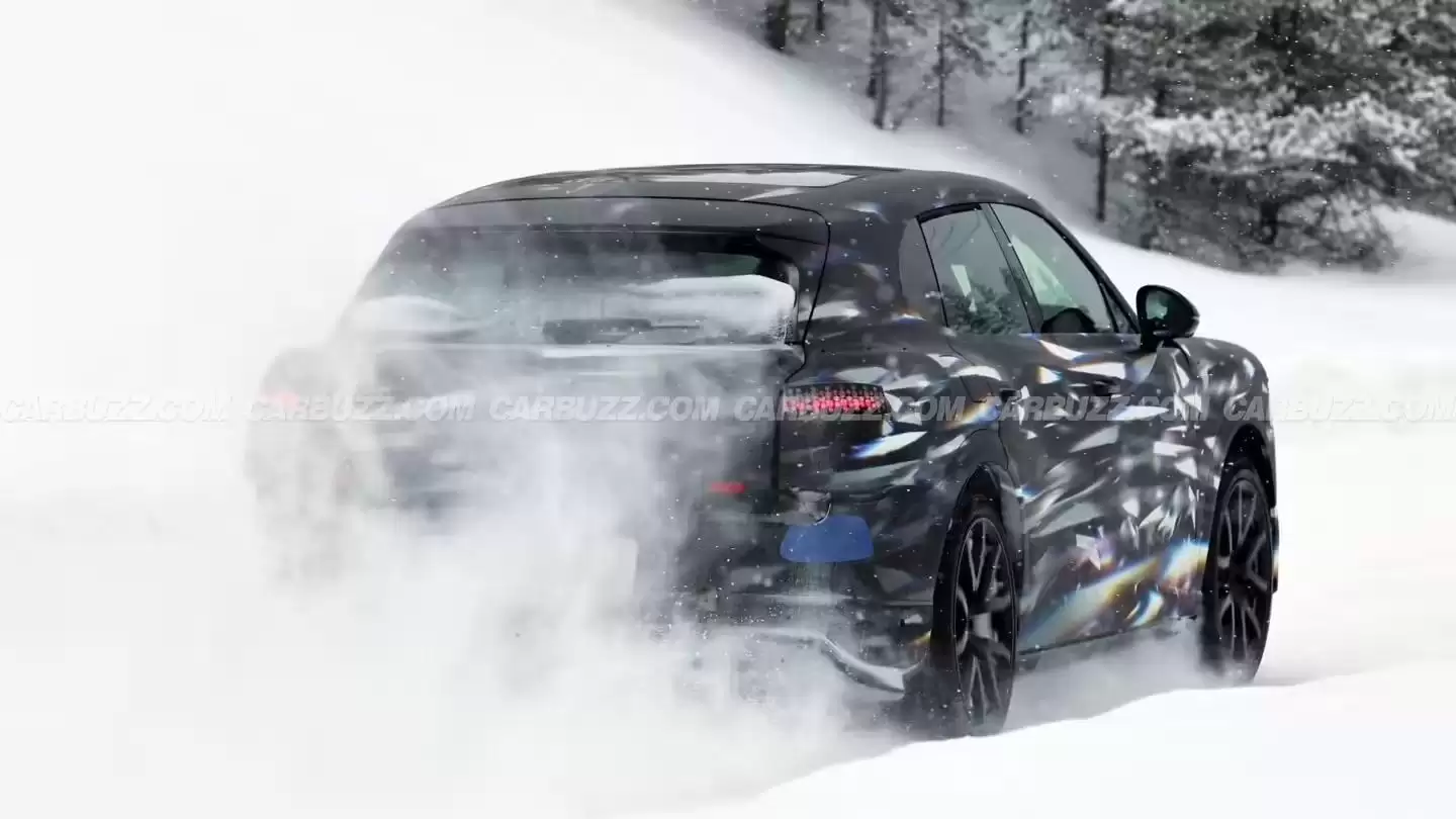 宾利城市纯电SUV路测图曝光：1156马力，雪地漂移秀实力