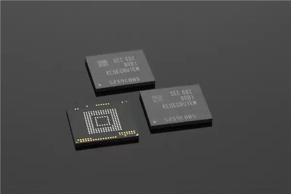 热搜第一！中国手机厂商将集体涨价 从业人员：要了亲命了