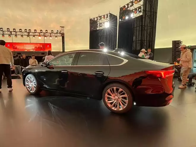 别克君越昂科威Plus直降5000元 限时优惠价15.49万元起