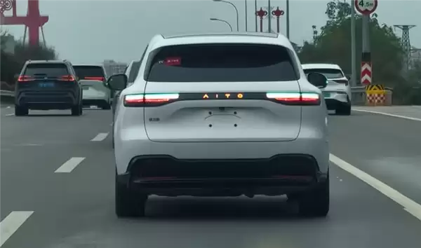 鸿蒙智行开年爆款 问界M6七种配色全公开:名字有意思