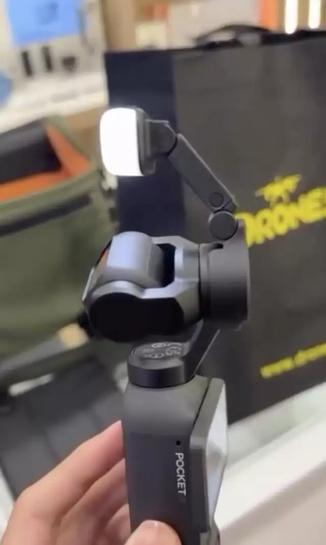 大疆Osmo Pocket 4手持云台相机说明书曝光,屏幕内侧新增两枚按键