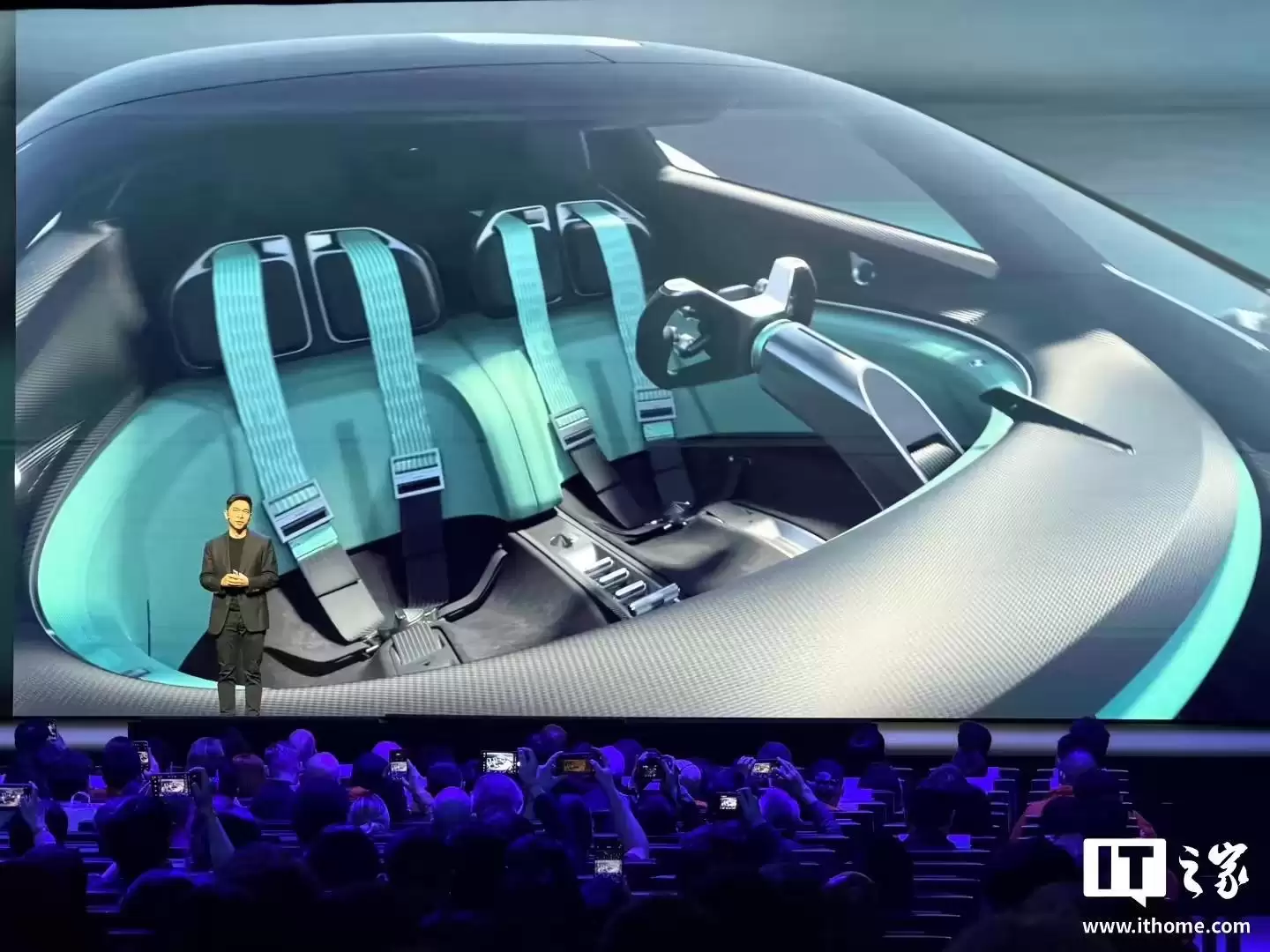 小米Vision GT双门超跑MWC 2026前夕首发亮相，玩家未来可在《GT 赛车 7》内驾驶体验