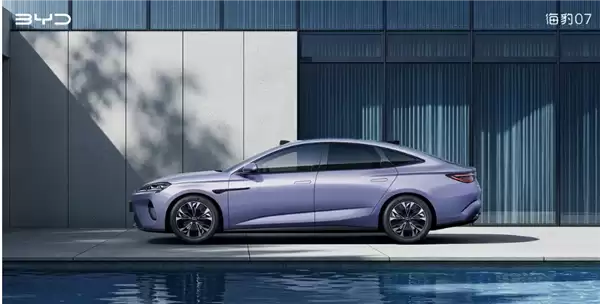 爆款预定!比亚迪海狮07 EV官图发布:全新紫色外观炫新登场