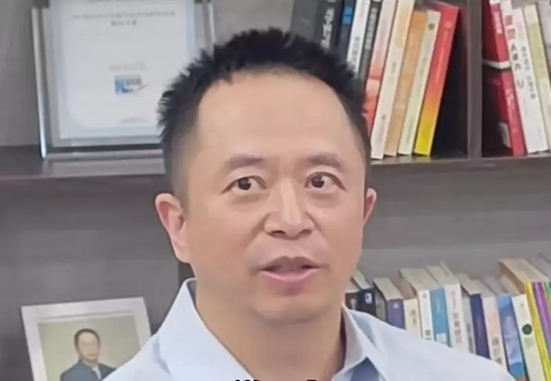 周鸿祎宣布暂缓AI眼镜项目,聚焦智能体核心技术研发