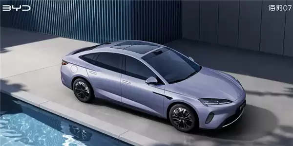 爆款预定!比亚迪海狮07 EV官图发布:全新紫色外观炫新登场