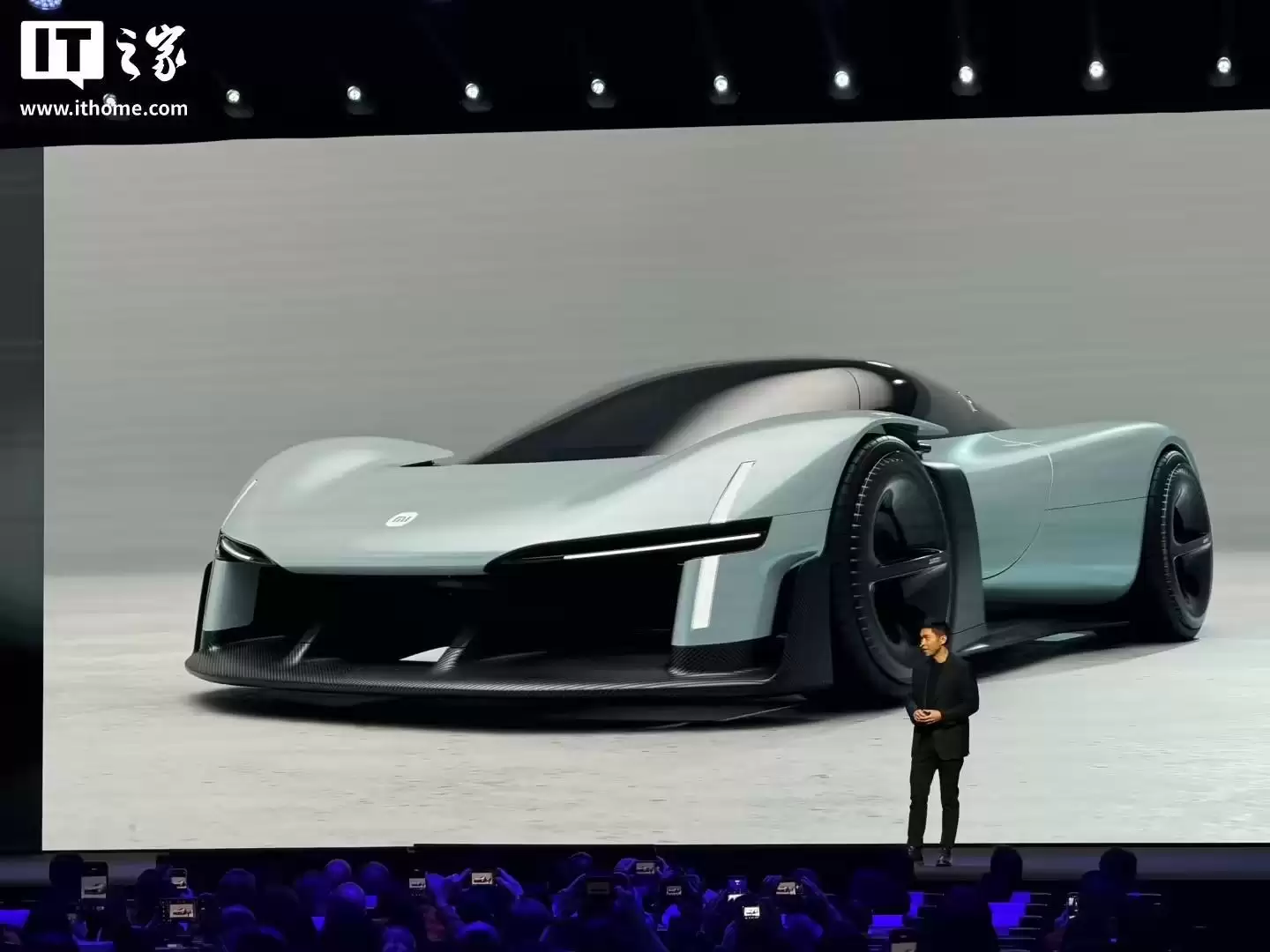 小米Vision GT双门超跑MWC 2026前夕首发亮相，玩家未来可在《GT 赛车 7》内驾驶体验