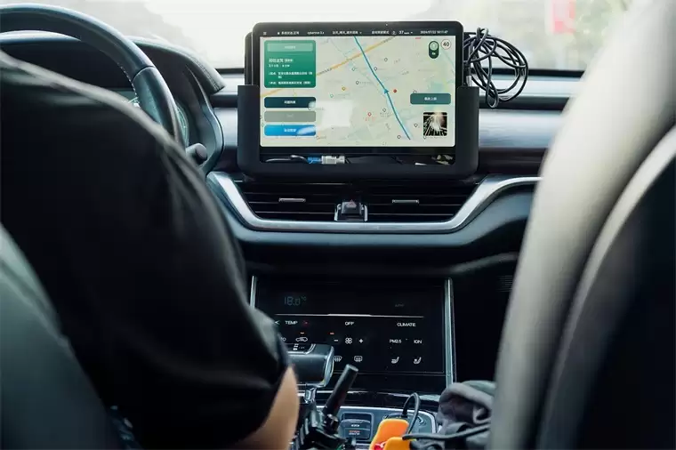 雷军:辅助驾驶无法替代人类