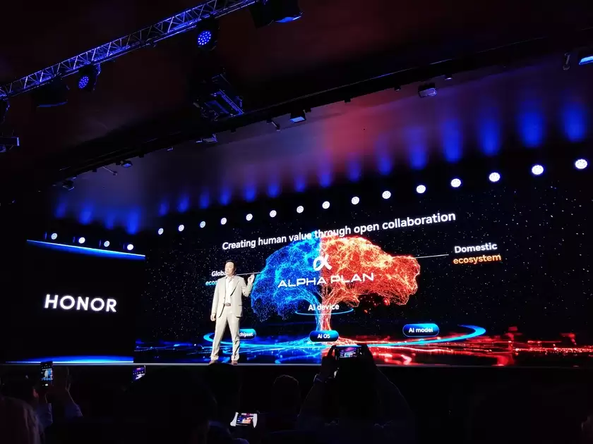 荣耀提出AHI理念 CEO李健：人工智能须兼备智能度与生命感