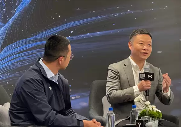 何小鹏：小鹏第二代VLA比行业第一梯队领先接近5倍