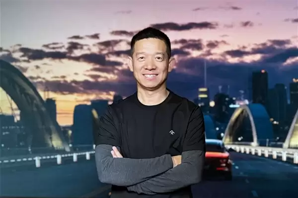 贾跃亭成功做出机器人！法拉第未来已向美国高端酒店交付产品