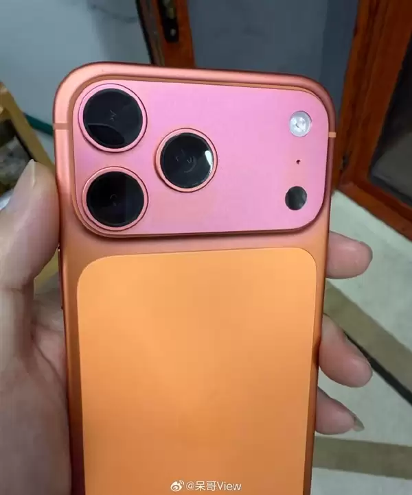 iPhone 17褪色遭集体投诉：有用户13999元官旗买只用一个月橙色变粉色