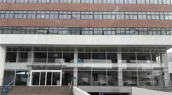 济南一宝马4S店人去楼空！车主担忧售后权益 客服回应