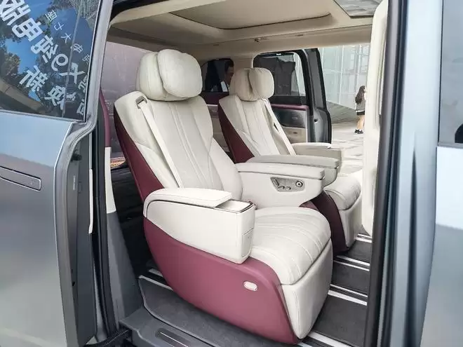 30.98万起交个朋友！2026款小鹏X9纯电版首搭第二代VLA上市