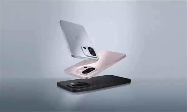 小屏党的梦中情机!一加15T跑分超445万:骁龙8E5+16GB+1TB