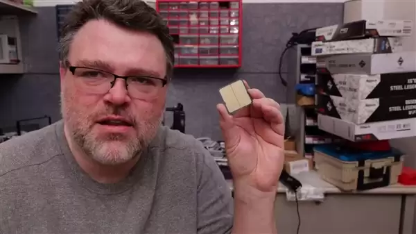 华擎主板成功挽救锐龙5 9600X！多亏了新版本BIOS