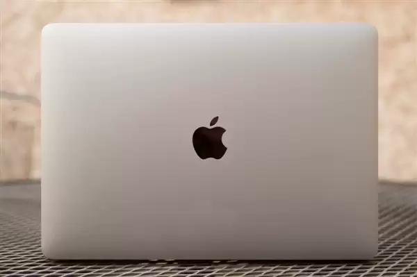 苹果把iPhone芯片塞进MacBook!PC圈真要变天了