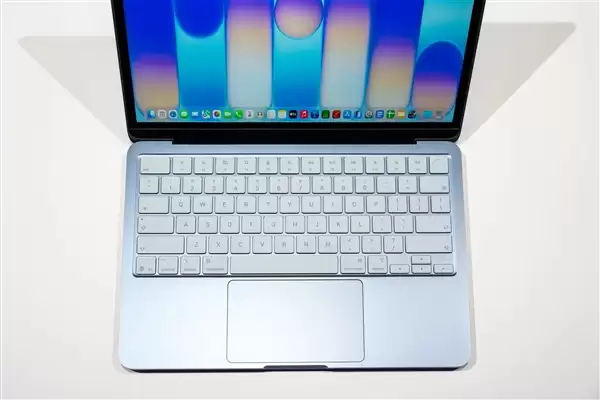 MacBook学生本惹争议