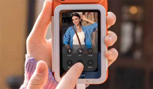 主摄自拍可预览!影石Snap手机自拍屏发布 499元起