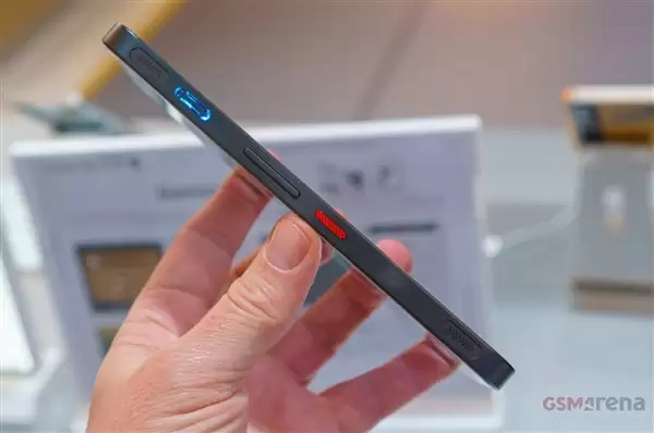 首款搭载风扇的天玑手机来了!努比亚Neo 5 GT发布:3200元起