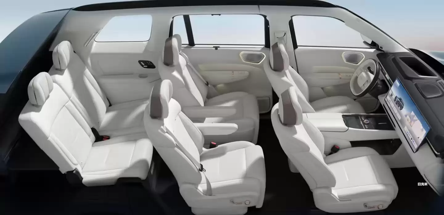 领克900大五座SUV官宣亮相，全新“日冕金”车身