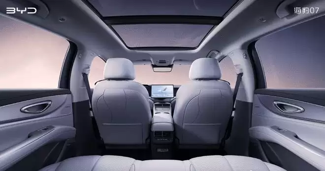 闪充上车 比亚迪26款海狮06EV海豹07EV上市 15.9916.99万元起