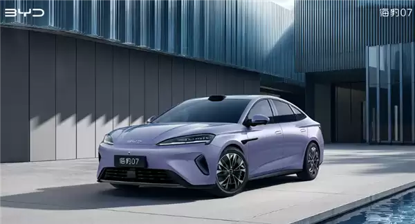 16.99万元起!比亚迪海狮07 EV上市:搭载第二代刀片电池 送一年免费闪充