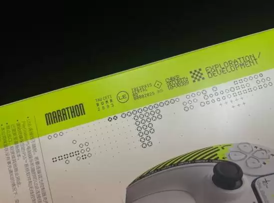 失落星船PS5限定手柄发布：黄绿撞色+代码元素致敬经典马拉松