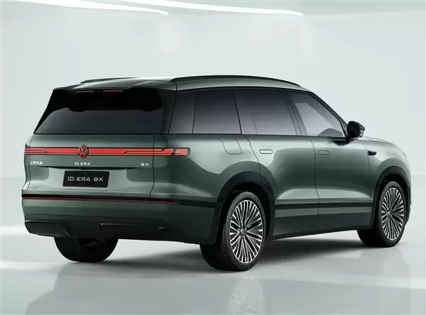 上汽大众ID. ERA 9X量产下线:行业首发木纹魔术屏 比国产新势力还科幻