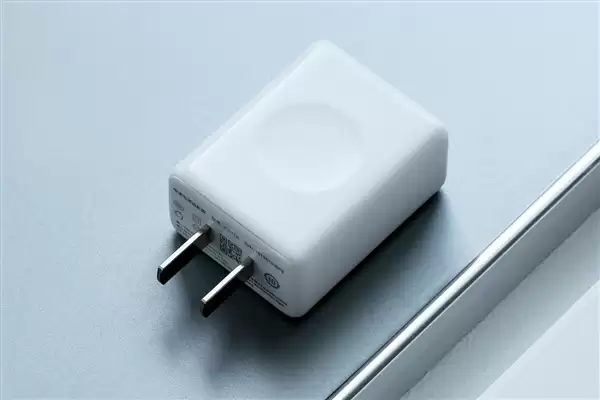 为了保护环境!苹果率先在欧洲执行买电脑不送充电器