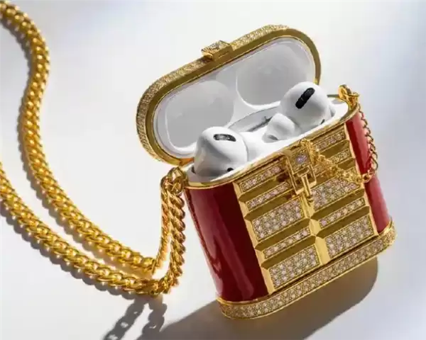 周大福78.88万足金耳机盒1天售罄 官方回应:全国仅一件 可接受全新定制