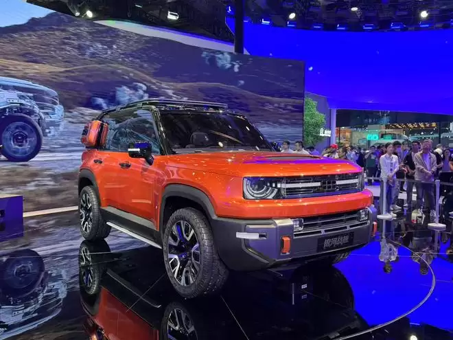 首款越野SUV 吉利银河战舰完成冬测或北京车展亮相