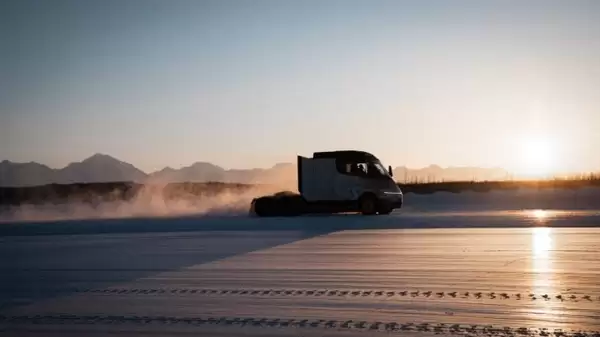 特斯拉半挂卡车官宣阿拉斯加冬测!马斯克:今年将实现大规模量产