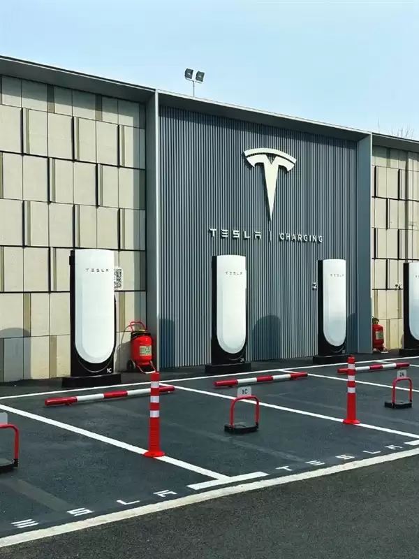 陶琳:特斯拉中国超充站突破2500座!多岗位正在热招中