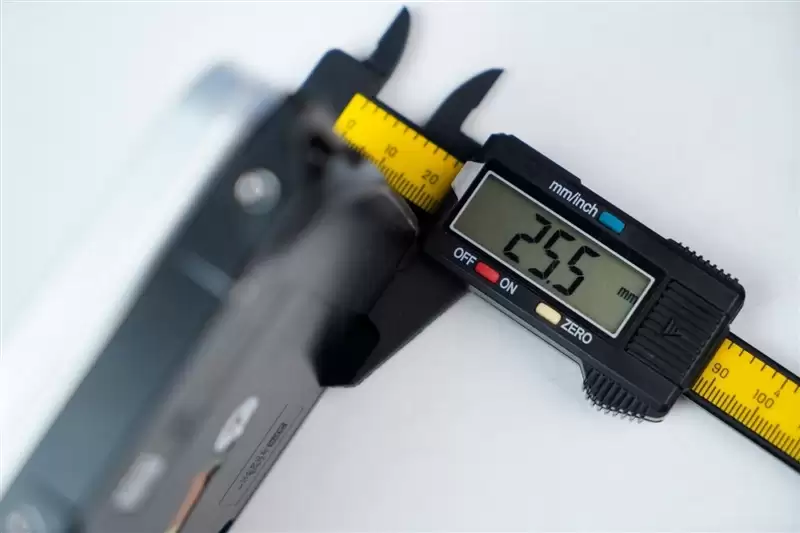 希捷银河Exos 32TB评测:机械硬盘巅峰!容量速度可靠性都无可挑剔