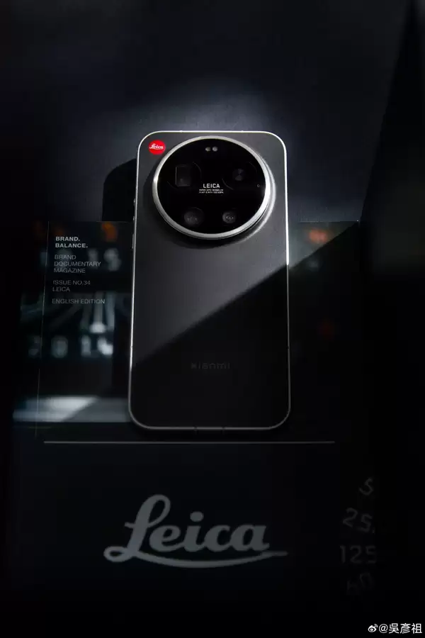 吴彦祖开箱小米14 Ultra徕卡版黑银新配色：经典十足！