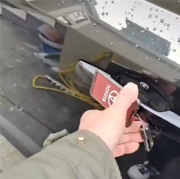 广汽丰田威兰达遭车主集体投诉:不配遥控钥匙 送的卡片钥匙频繁失灵