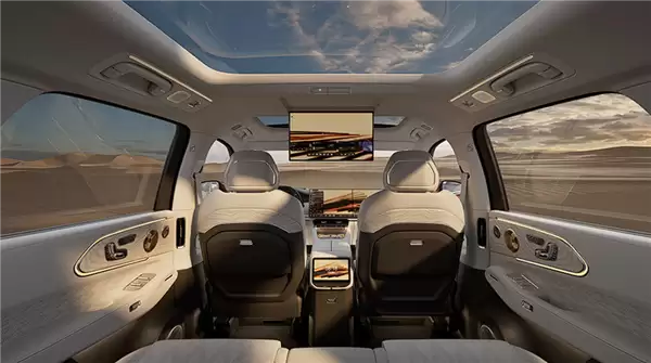 吉利版“宝马X5”登场 极氪8X内饰公布：用上宾利同款音响