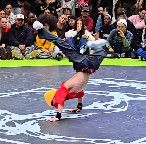 自古英雄出少年！13岁中国小孩哥夺得世界街舞冠军