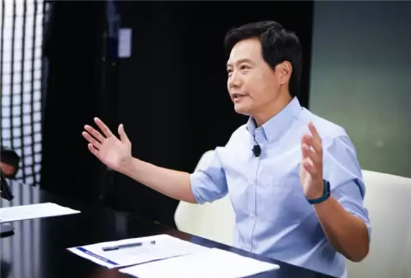 雷军谈中国汽车：智能化突飞猛进 但机械素质还得向德国企业学习