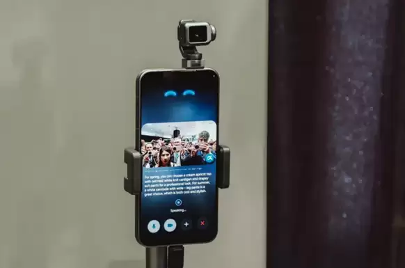 荣耀CEO李健:机器人手机下半年上市 还将全栈自研人形机器人