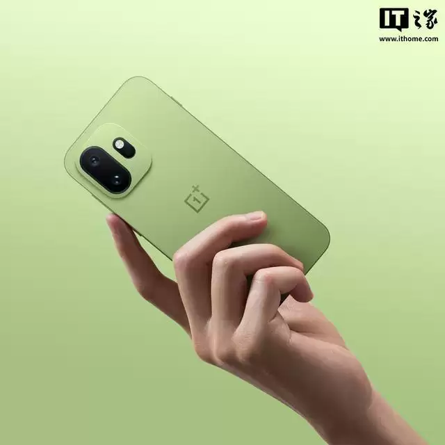 一加15T全白配色“治愈白巧”公布：金属中框+背板均采用白色设计