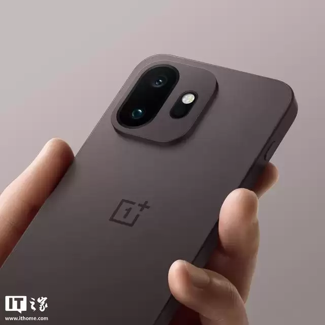 一加15T全白配色“治愈白巧”公布：金属中框+背板均采用白色设计