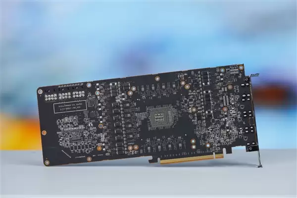 AMD FSR4不支持老卡 也不吱声！玩家群情激愤