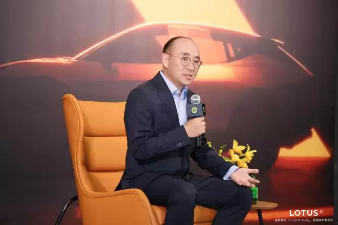 莲花纠偏, 冯擎峰的“收”与“守”