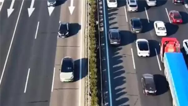 春节晚下高速5秒多付1700元引热议!代表建议:进出高速在免费段 即享全程免费