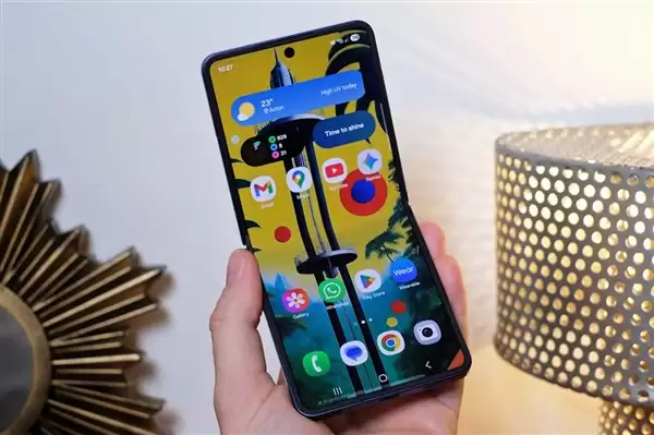 苹果放弃小折叠屏iPhone!网友支持:美丽的小废物